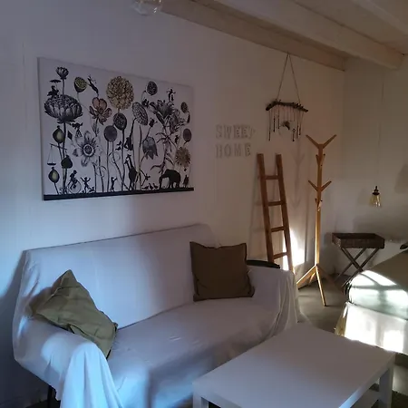Guest house Casetta In Campagna 2*